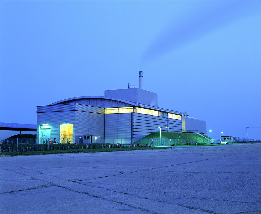 Power Station Photograph - Fibroplant Power Station by Martin Bond/science Photo Library Power Station Photograph - Fibroplant Power Station by Martin Bond/science Photo Library