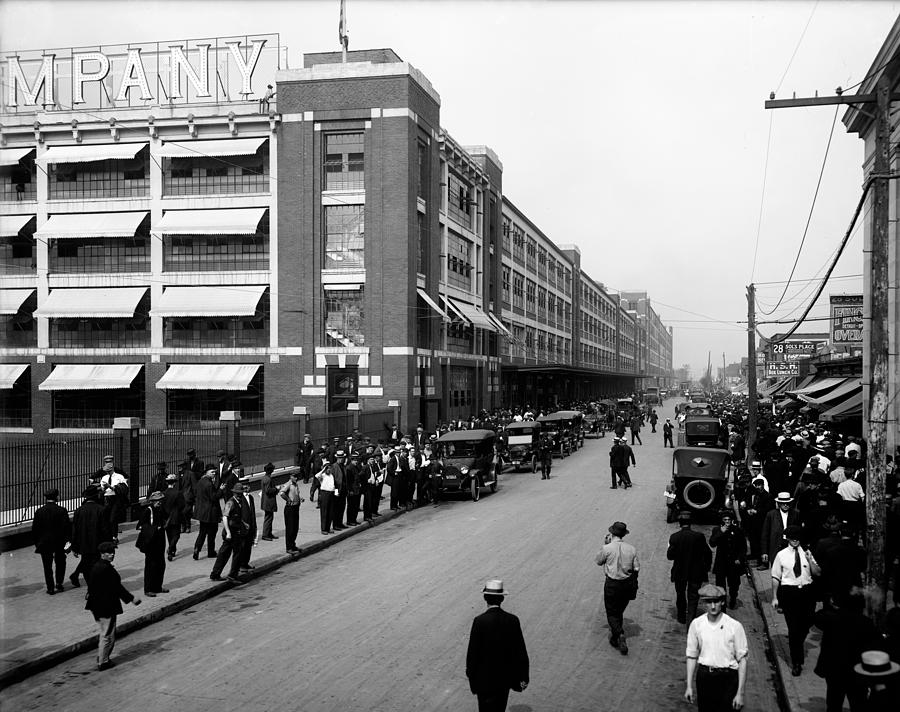 Ford Work Shift Change - Detroit 1916 Photograph by Mountain Dreams ...