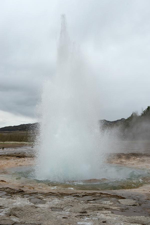 Geyser Erupting Photograph by Dr P. Marazzi/science Photo Library ...