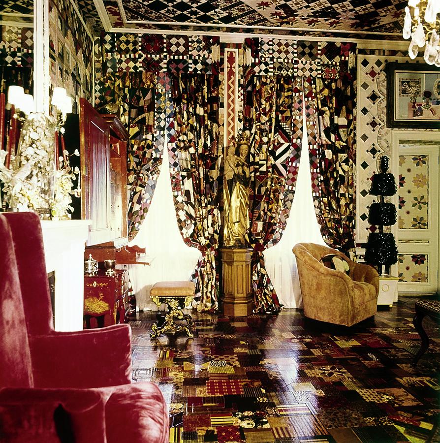 Gloria Vanderbilts Bedroom Photograph by Horst P. Horst