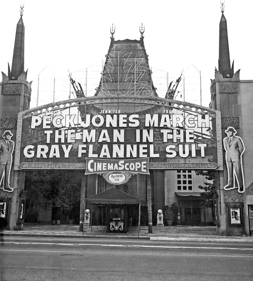 Hollywood Photograph - Graumans Chinese Theater #1 by Underwood Archives