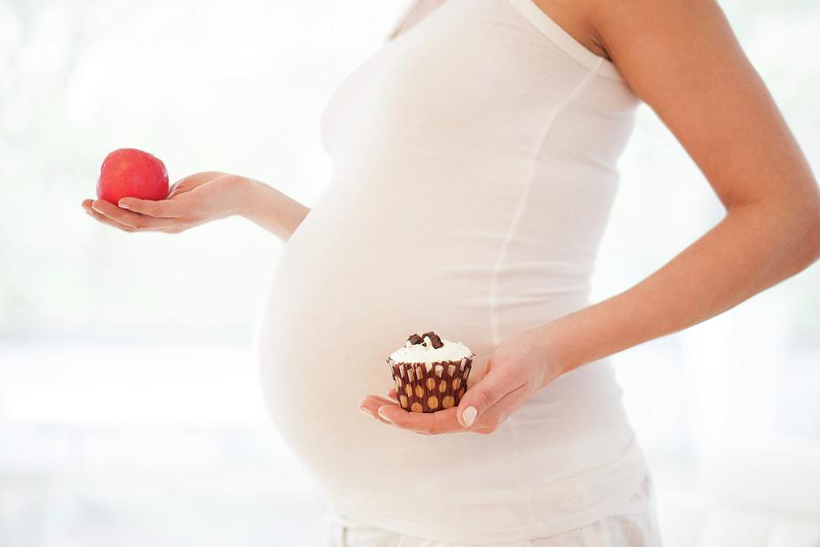 Healthy Eating In Pregnancy Photograph By Ian Hootonscience Photo