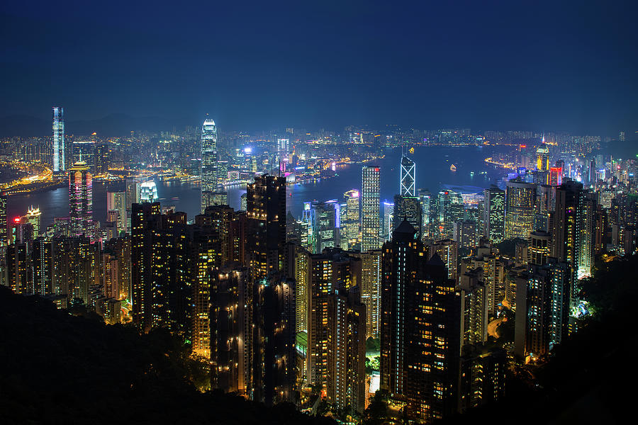 Hong Kong At Night by Ironheart