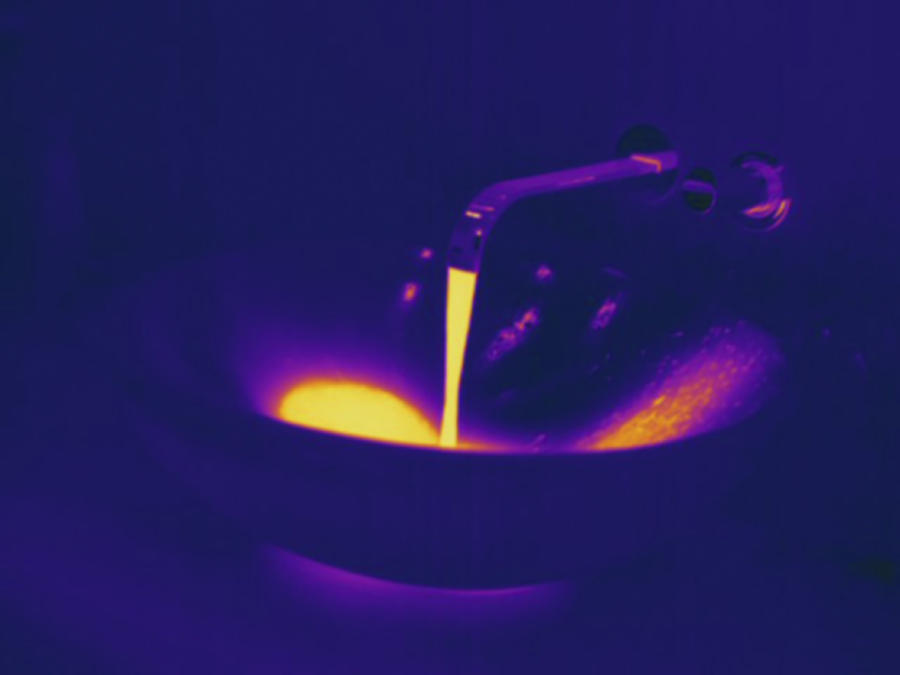 Hot Water, Thermogram #1 Photograph by Science Stock Photography