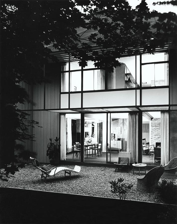 House Designed By Carl Koch #1 Photograph by Pedro E. Guerrero