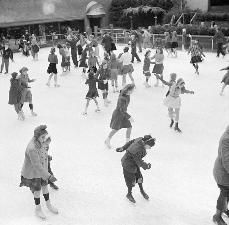Ice Skating In Rockefeller Center, 1941 #1 Photograph by Science Source