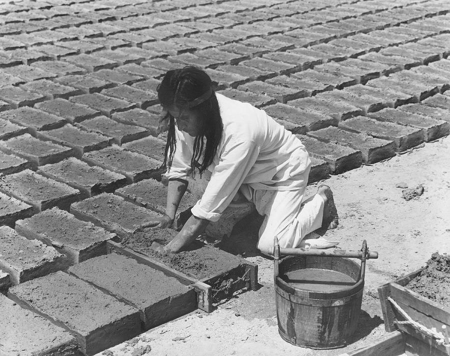 Indians Making Adobe Bricks #5 Photograph by Underwood Archives Onia