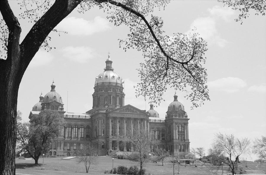 Iowa State Capitol, 1940 #1 Photograph by Granger