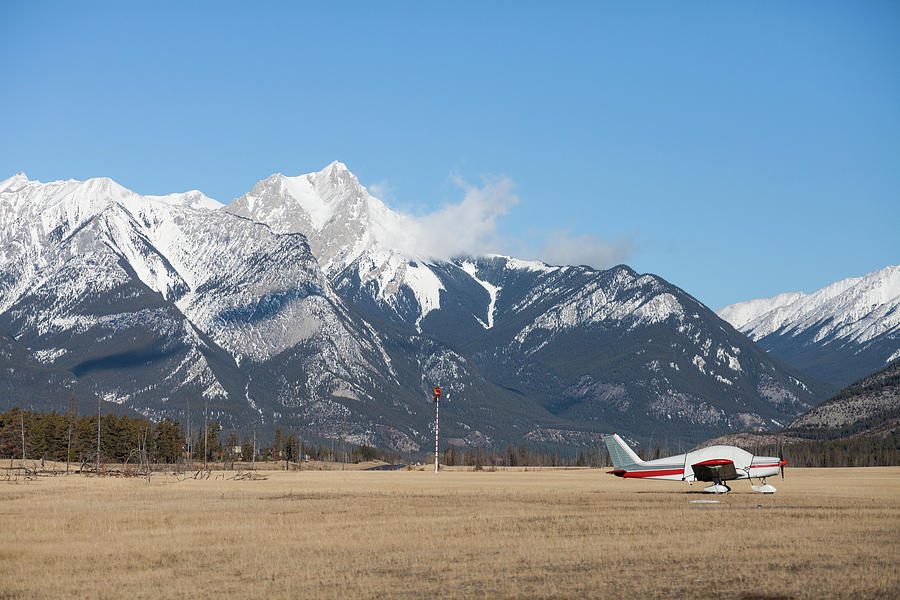 closest airport to jasper canada