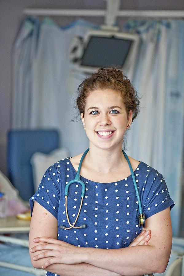 Junior Doctor Photograph by Lth Nhs Trust/science Photo Library - Fine ...