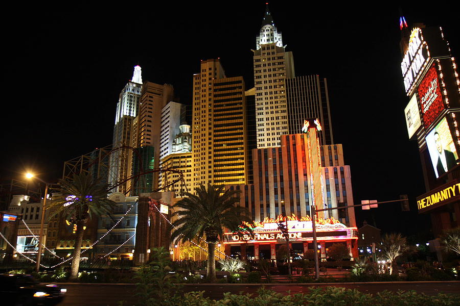 Skyline Photograph - Las Vegas - New York New York Casino - 12121 #1 by DC Photographer