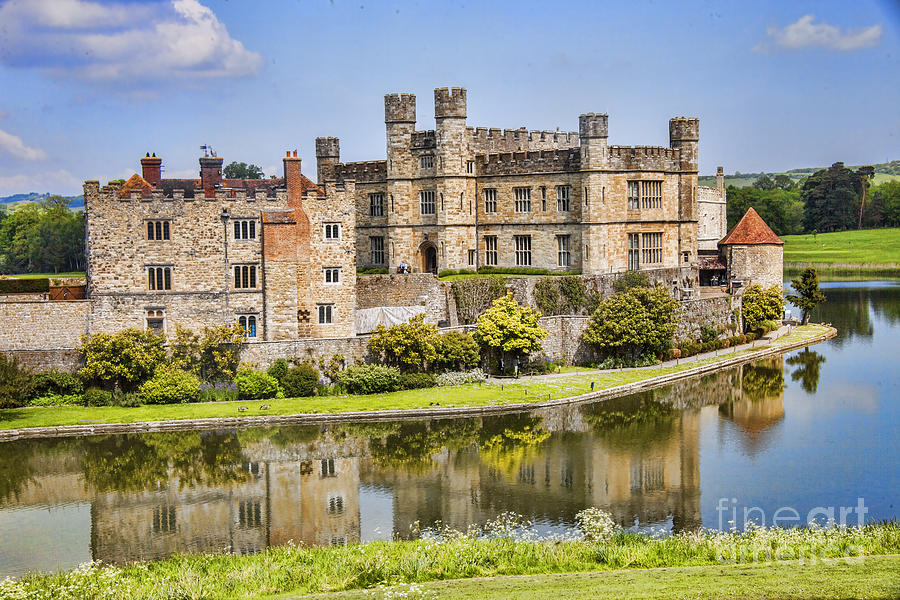 Leeds Castle #2 Photograph by Shirley Mangini
