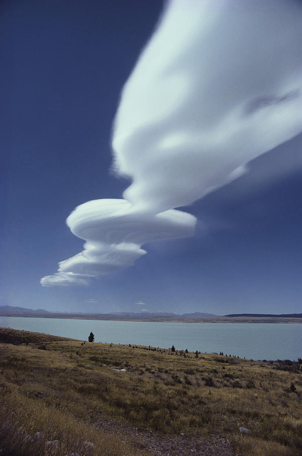Lenticular Cloud #1 Photograph by Brian Brake