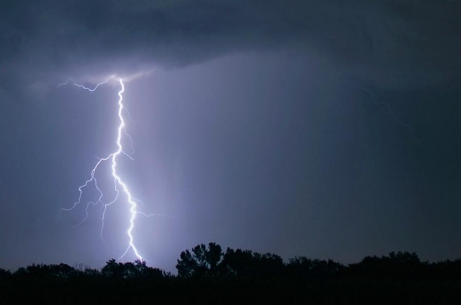 Lightning Bolt Photograph by Jim Reed Photography/science Photo Library ...