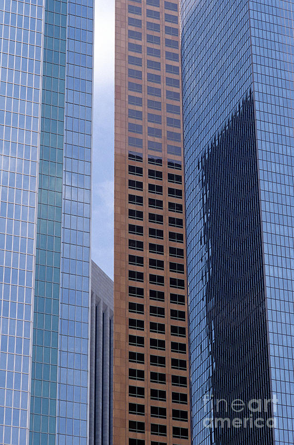 Los Angeles skyscraper #1 Photograph by Jim Corwin