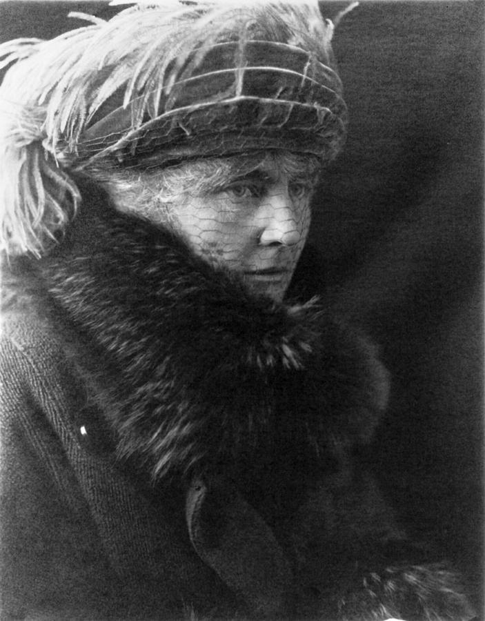 Hat Photograph - Lou Henry Hoover (1874-1944) #1 by Granger