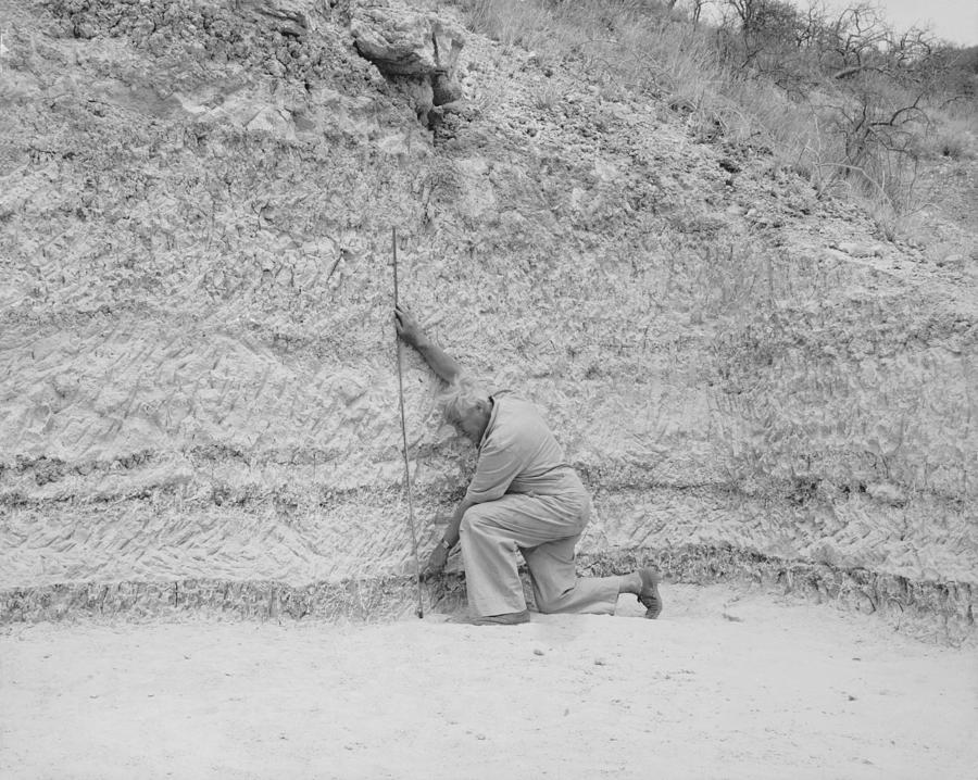 Louis Leakey At Olduvai Site Photograph by Des Bartlett