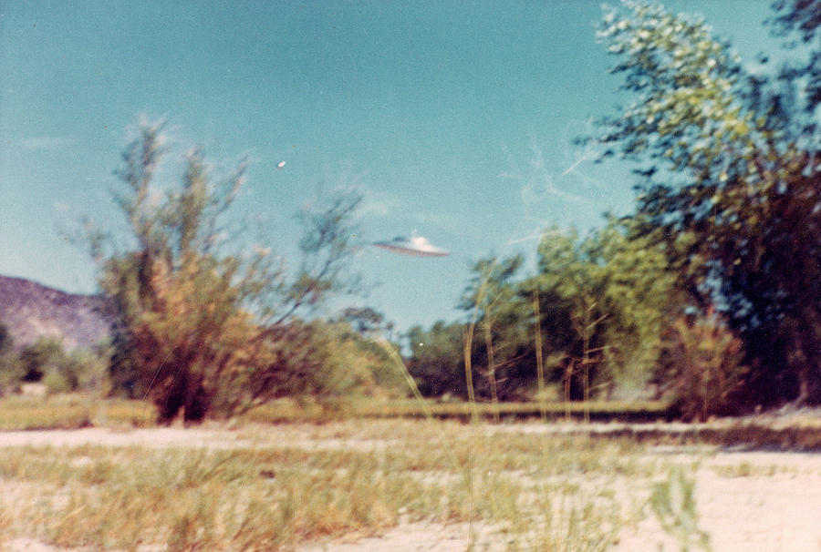 Manned Ufo From Coma Berenices, Whose Photograph by Mary Evans Picture ...