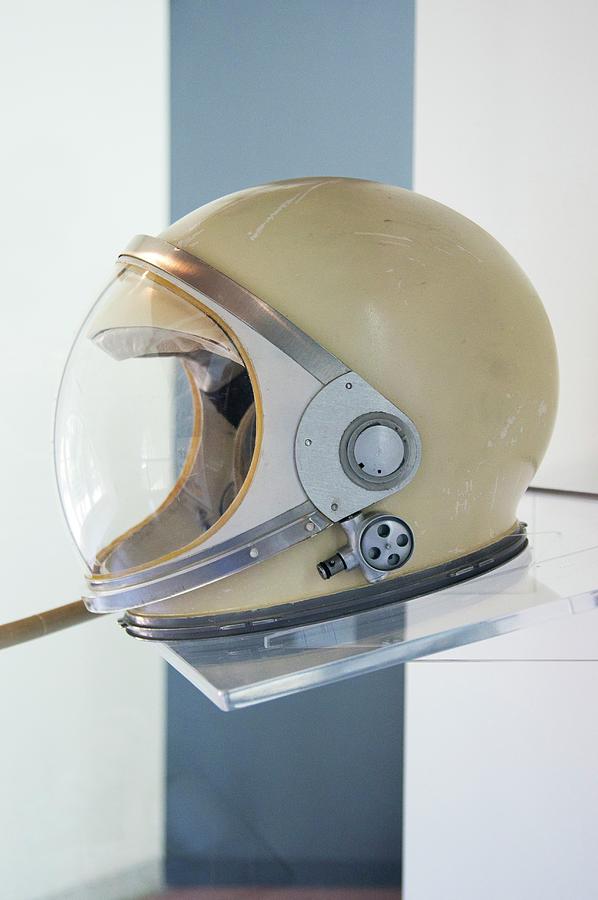 Mercury Spacesuit Helmet #1 Photograph by Mark Williamson/science Photo Library