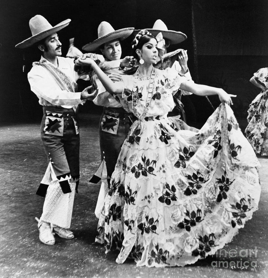 Mexican Folk Dance #1 Photograph by Granger