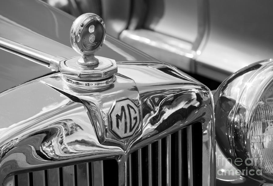 MG Grille #1 Photograph by Chris Dutton
