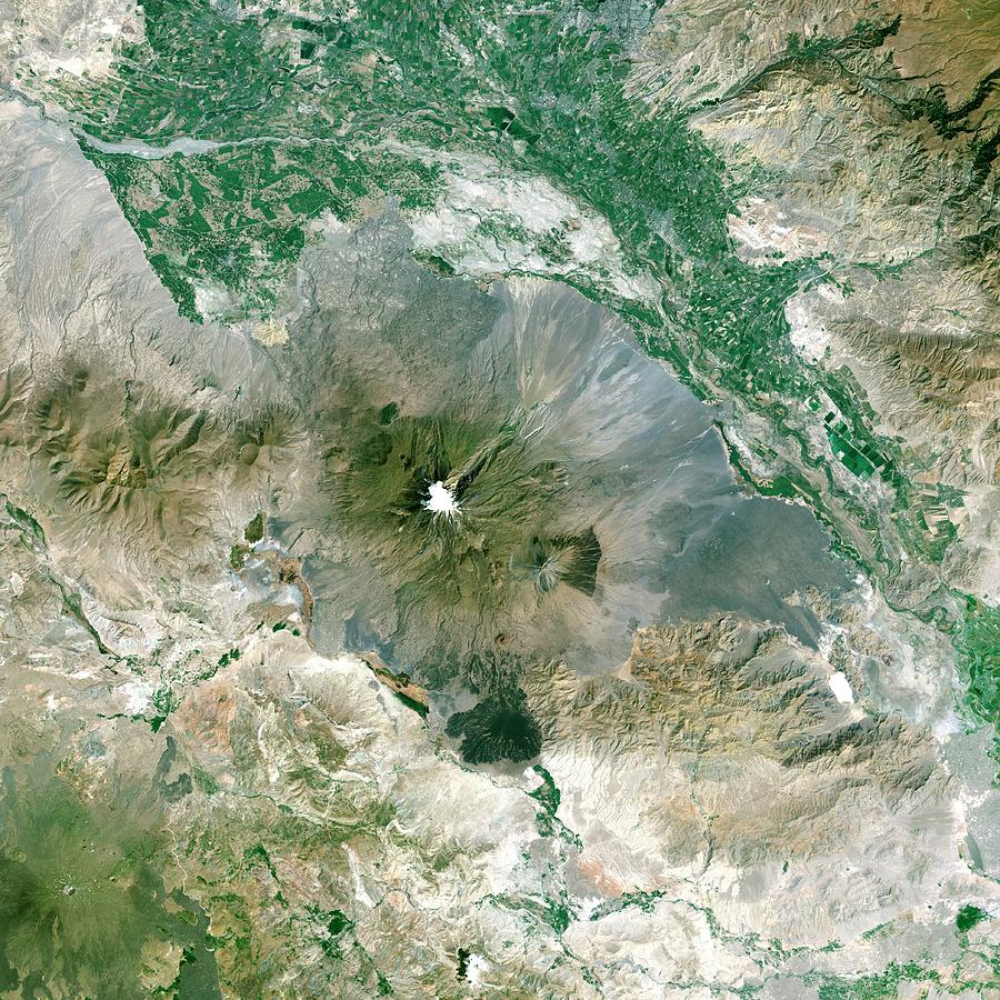 Гора Арарат с космоса