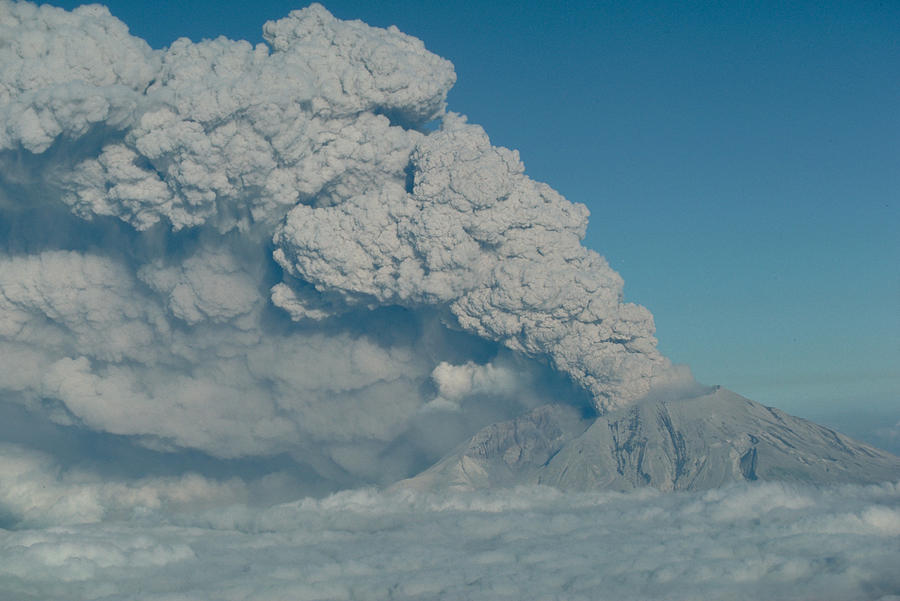 Mount St. Helens Erupts #1 Photograph by David Weintraub