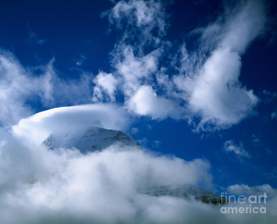 Mount Robson Photograph - Mt. Robson In Clouds #1 by Tracy Knauer