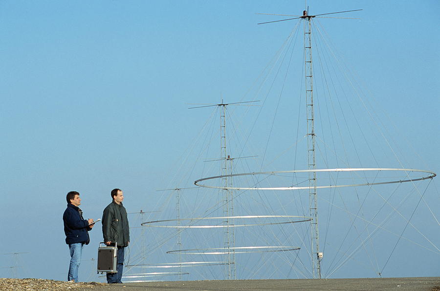Maintenance Photograph - Nostradamus Radar System #1 by Philippe Psaila/science Photo Library