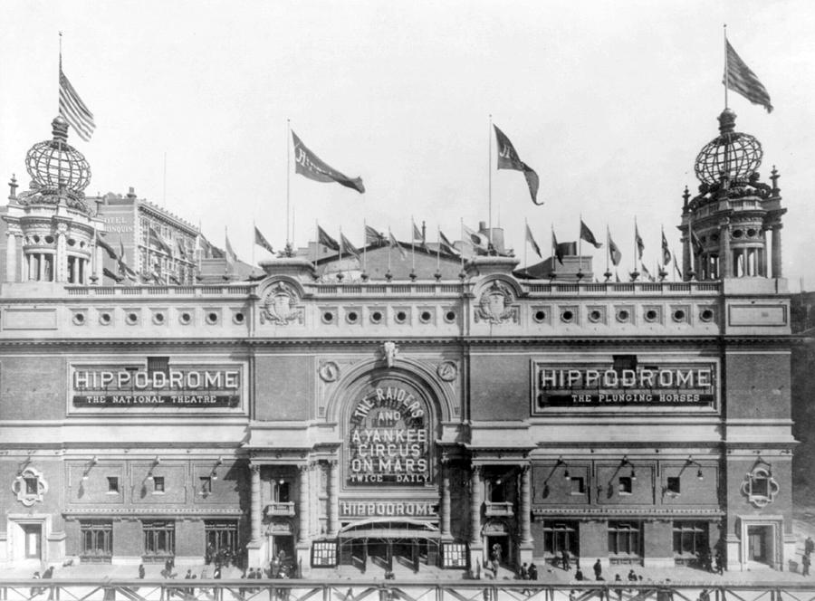 Nyc, Hippodrome Theatre, 1905 #1 Photograph by Science Source
