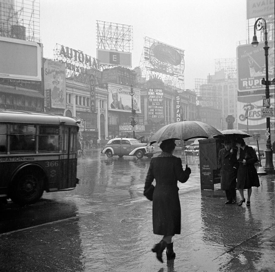 Times Square Photograph - Nyc, Times Square, 1943 #1 by Science Source