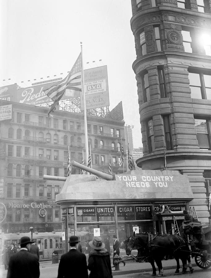 Nyc, Wwi Recruiting Sign, Flatiron #1 Photograph by Science Source