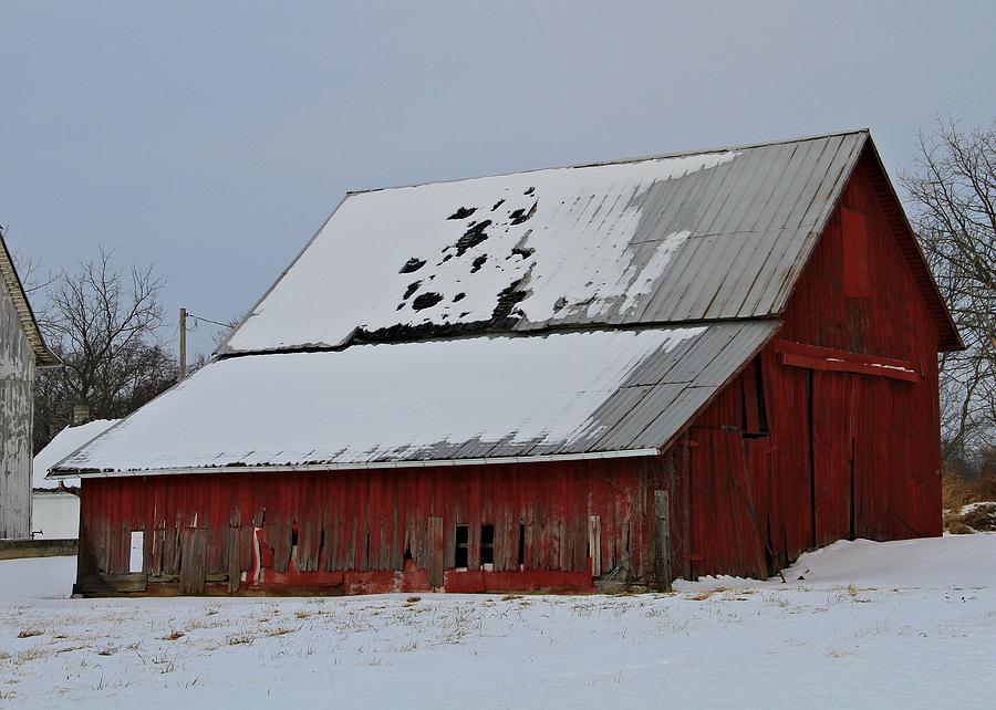 Ohio Barn In Winter Photograph by Dan Sproul