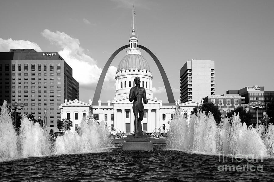Black And White Photograph - Old Courthouse Saint Louis MO #1 by Bill Cobb