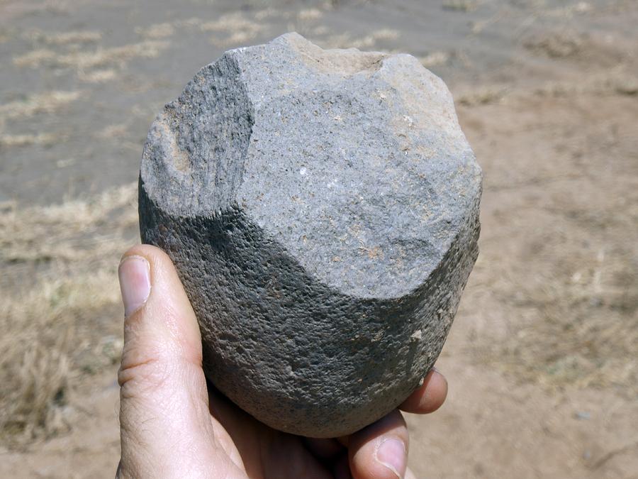 https://images.fineartamerica.com/images-medium-large-5/1-oldowan-stone-tool-science-photo-library.jpg