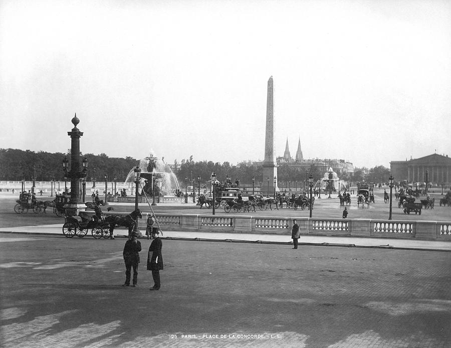 Paris Place De La Concorde #1 Photograph by Granger