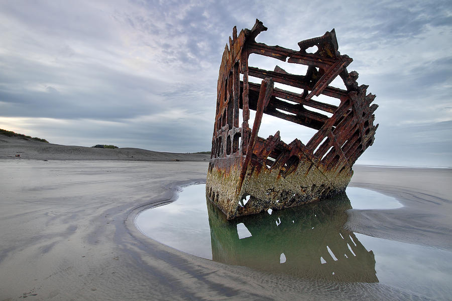 Peter Iredale Photograph - Peter Iredale at Dawn by David Gn Peter Iredale Photograph - Peter Iredale at Dawn by David Gn