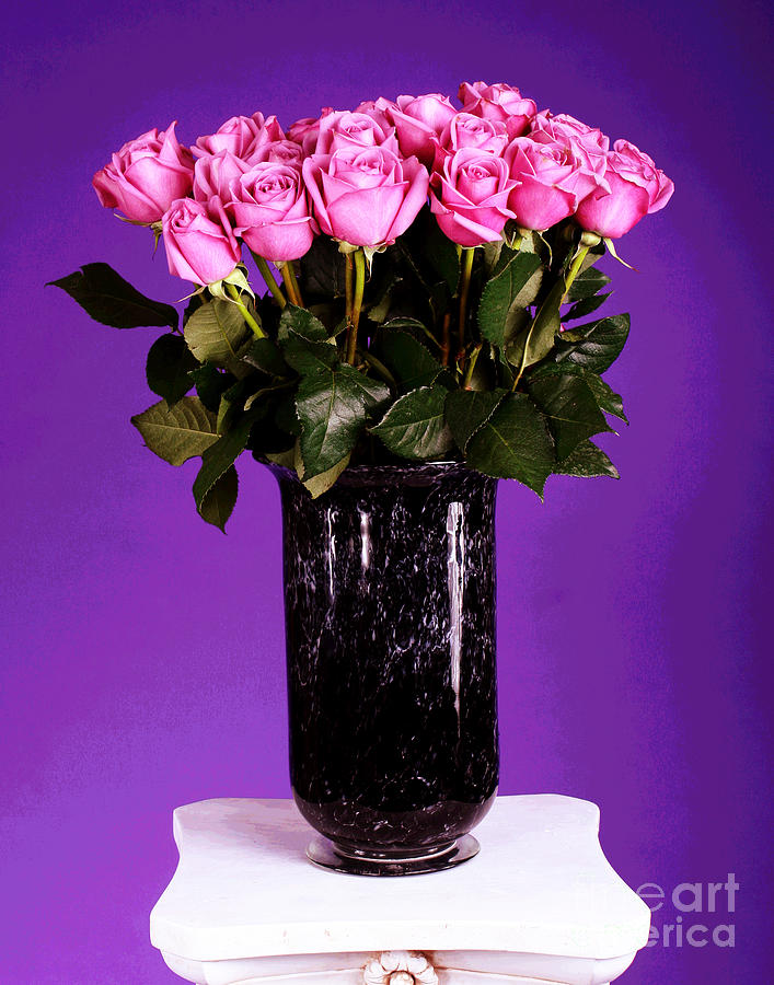 Pink Rose Bouquet In Black Vase #1 Photograph by Larry Oskin