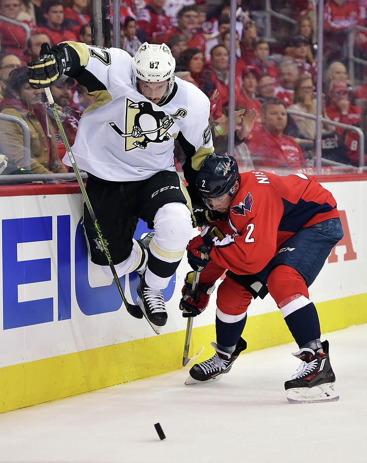 Sidney Crosby Photograph - Pittsburgh Penguins V Washington #1 by Drew Hallowell