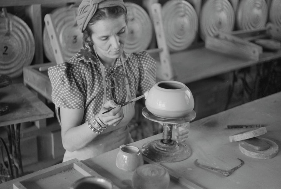 Pottery Making, 1940 #1 Photograph by Granger