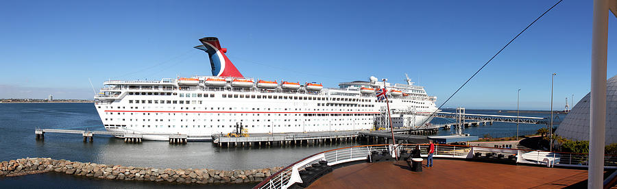 Queen Photograph - Queen Mary - 12127 #1 by DC Photographer
