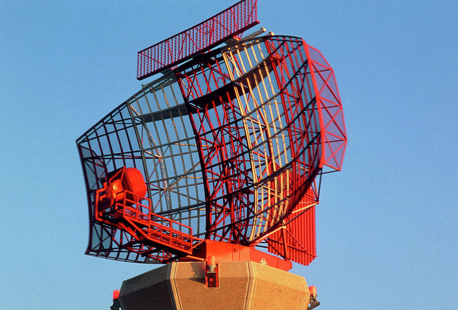 Wb radar. Крутящийся радар в аэропорту. Primary Radar Airport.