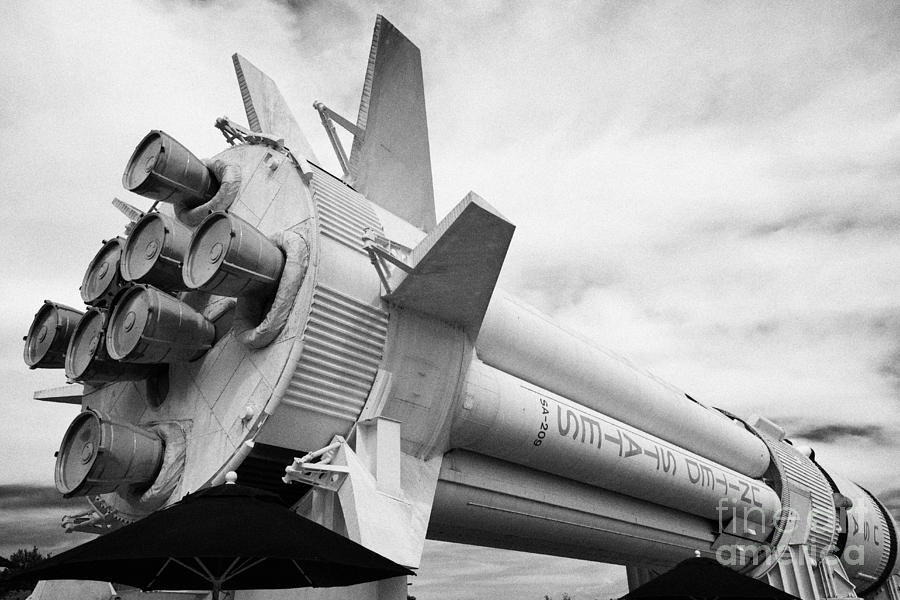 Saturn 1B Rocket In The The Rocket Garden At Kennedy Space Center ...