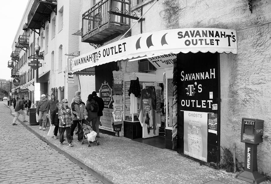 Savannah Ts Outlet #1 Photograph by Joseph C Hinson
