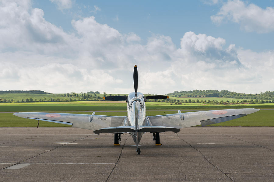 Spitfire on dispersal #1 Photograph by Gary Eason