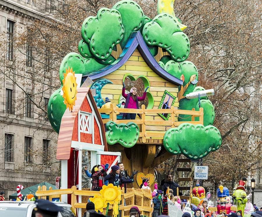 Sprout Float at Macys Thanksgiving Day Parade #1 Photograph by David Oppenheimer