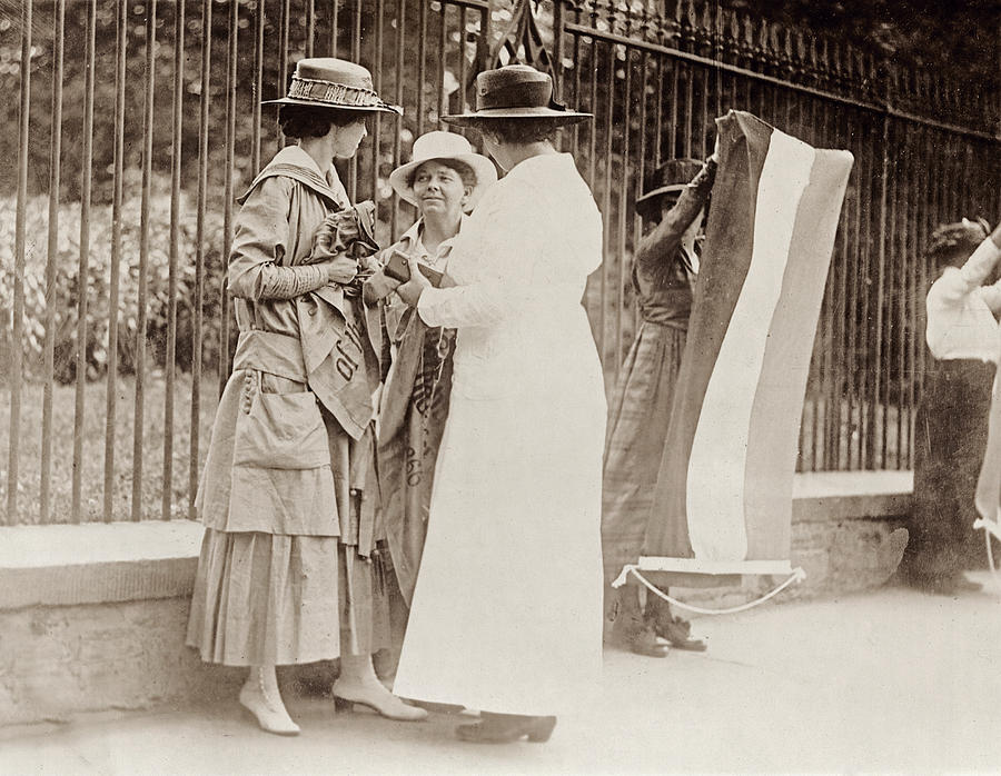 Suffragettes, 1917 #1 Photograph by Granger