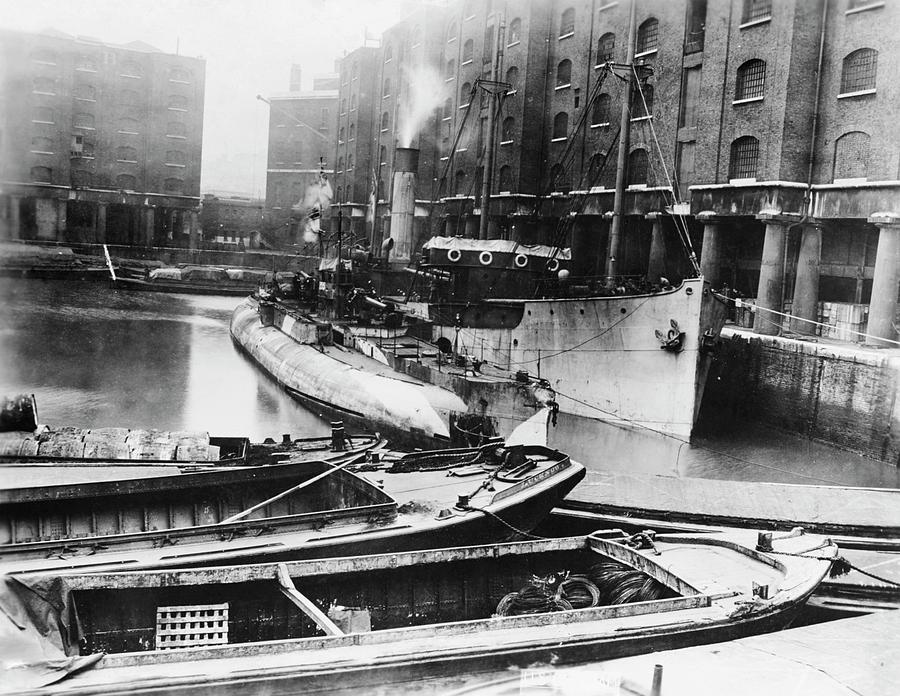 Surrendered German Submarine In London #1 Photograph by Us Navy/science Photo Library