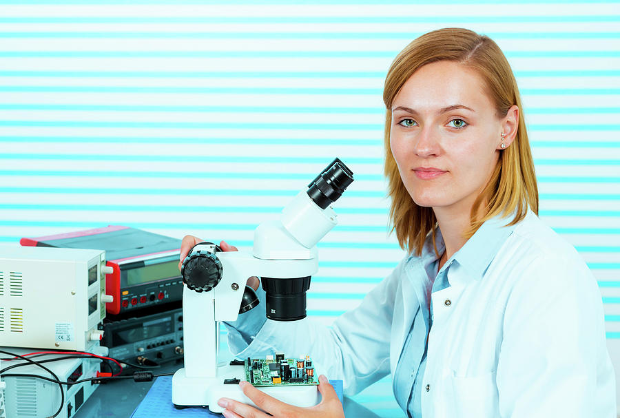 Technician With Microscope Photograph by Wladimir Bulgar/science Photo ...