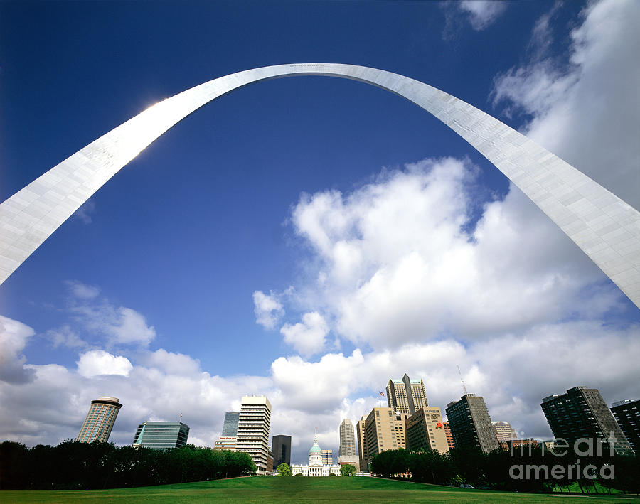 St. Louis Photograph - The Gateway Arch, St. Louis, Missouri #1 by Rafael Macia